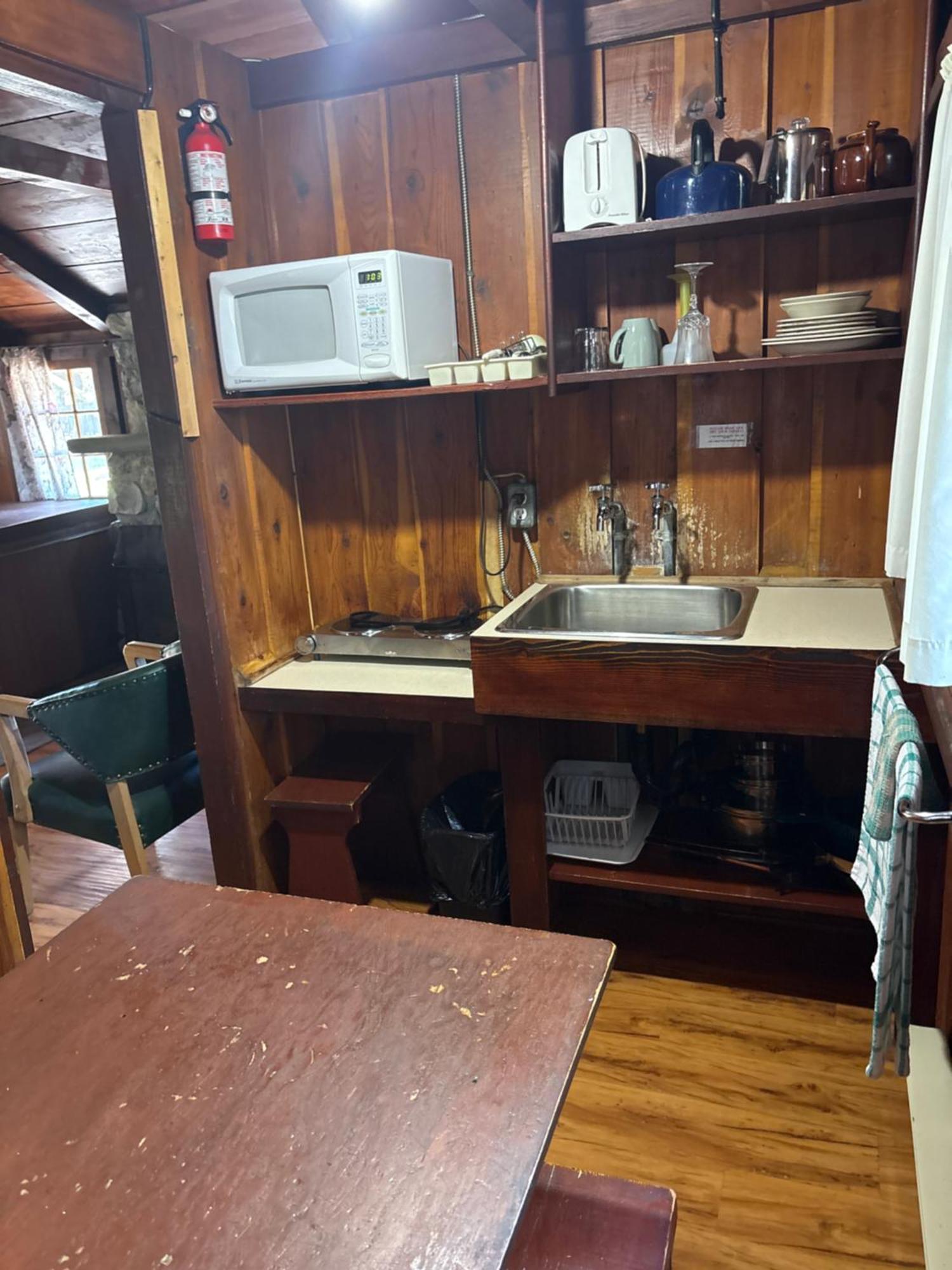 艾迪生简易别墅酒店 Brisco 外观 照片